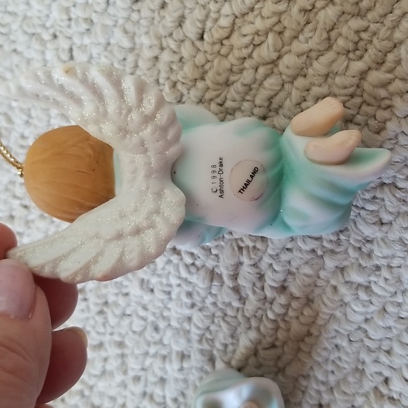 4 Vintage Angel ornaments - Picture 9 of 12